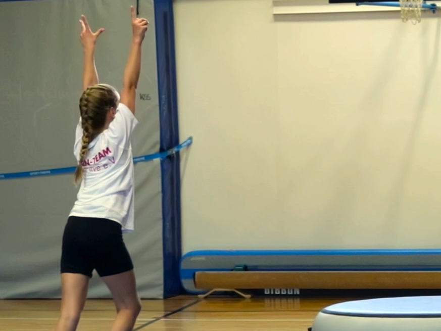 Kinder beim Turnen in der Kinder-Sportschule Stralsund