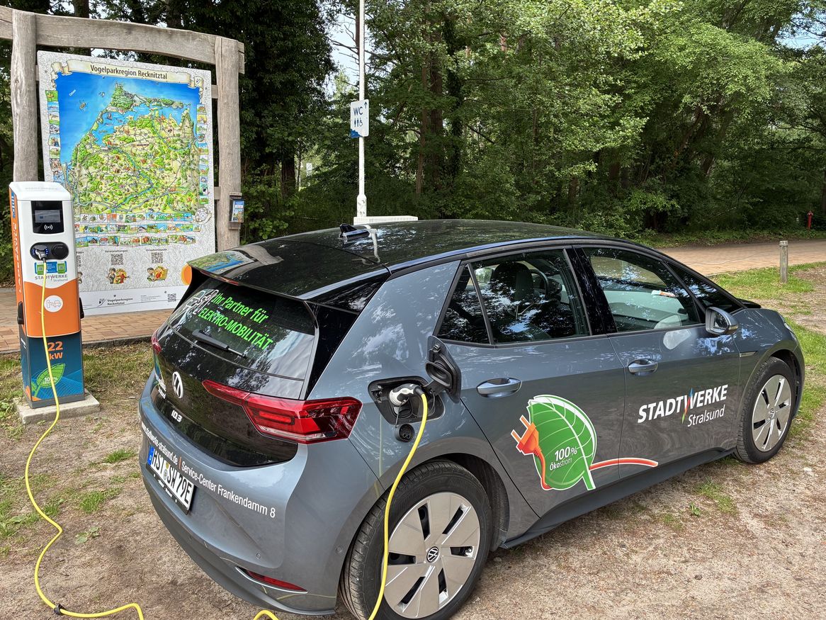 Stadtwerke Stralsund erweitern Ladeinfrastruktur in Prerow und Zingst