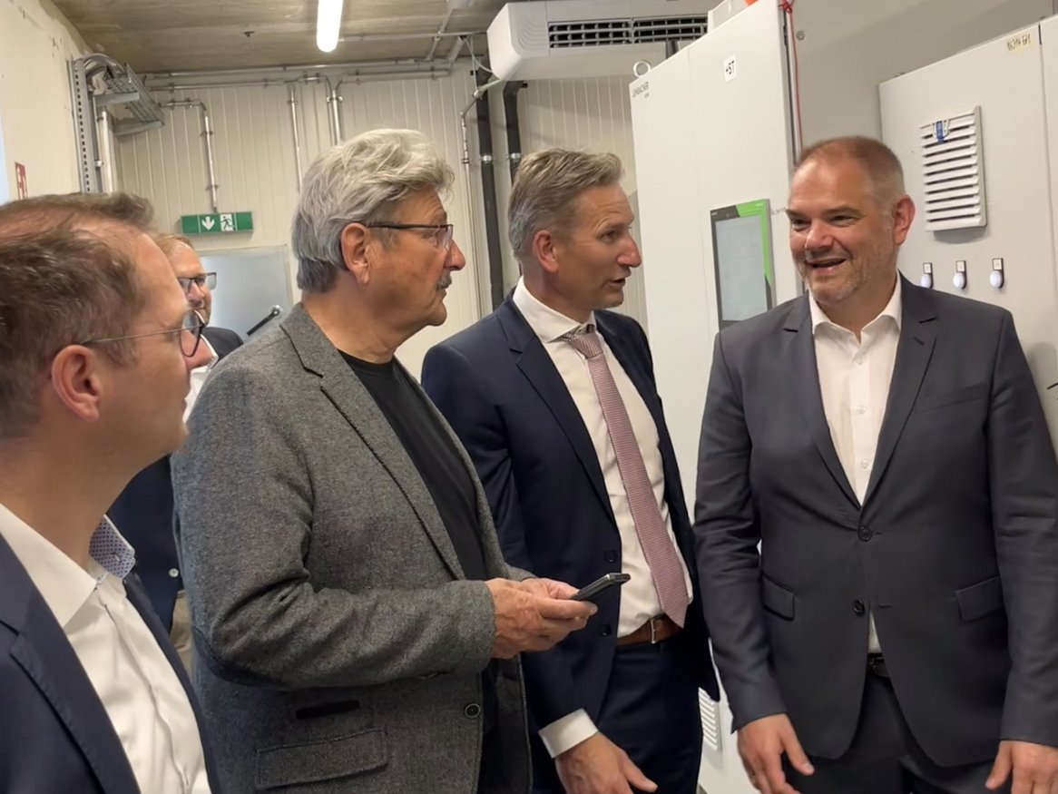 BHKW einweiung. Mit dem Oberbürgermeister der Stadt Stralsund, den Geschäftsführern der SWS Energie GmbH und dem Geschäftsführer der Stadtwerke Stralsund.