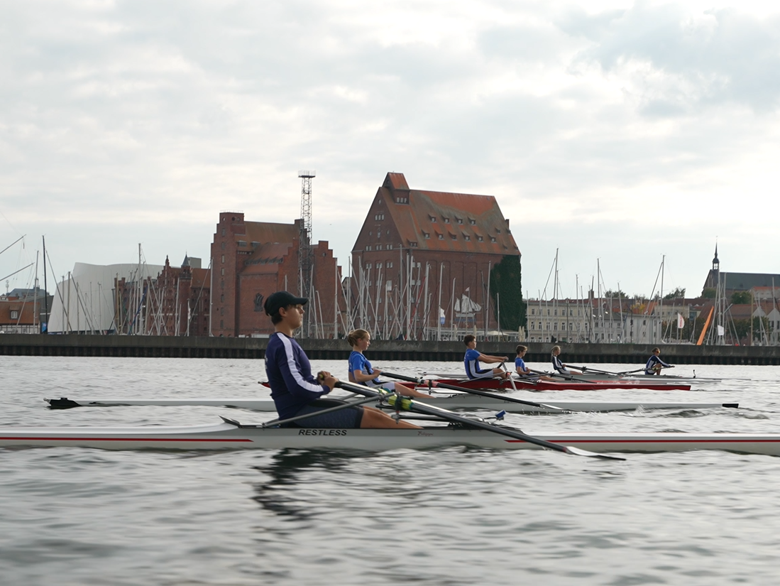 Stralsunder RC, Kinder rudern gemeinsam auf dem Wasser 