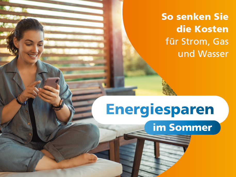 Junge Frau chillt im Sommergarten und spart Energie
