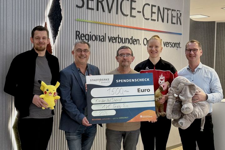 Beim ersten Teddy Toss der Wildcats kamen 1500 Euro zusammen, die an den Kindernotdienst Stralsund gespendet wurden.